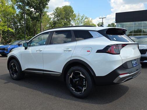 Snow White Pearl 2026 Kia Sportage Hybrid EX
