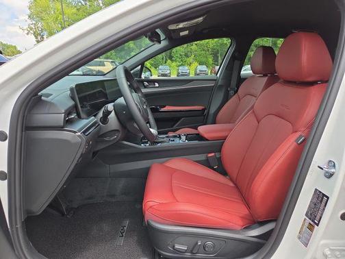 Snow White Pearl 2026 Kia K5 GT-Line
