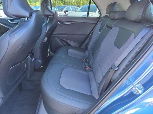 2025 Kia Niro Plug-In Hybrid EX