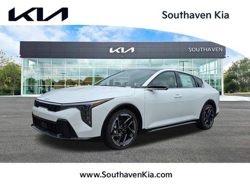 Snow White Pearl 2026 Kia K4 GT-Line