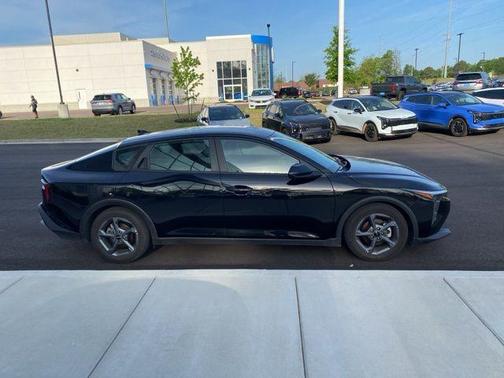 Aurora Black Pearl 2025 Kia K4