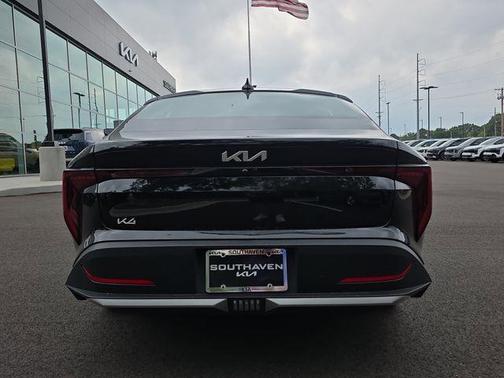 Aurora Black Pearl 2025 Kia K4