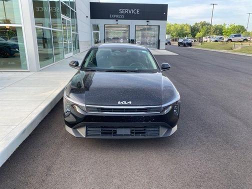 Aurora Black Pearl 2025 Kia K4
