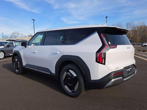 2026 Kia EV9 Light Long Range