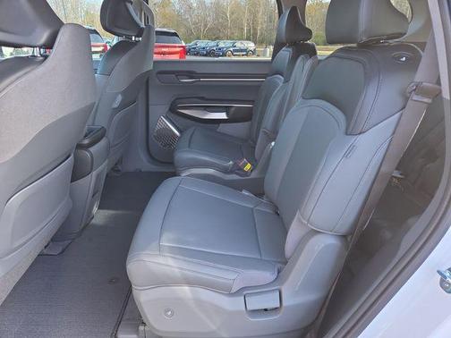 2026 Kia EV9 Light Long Range