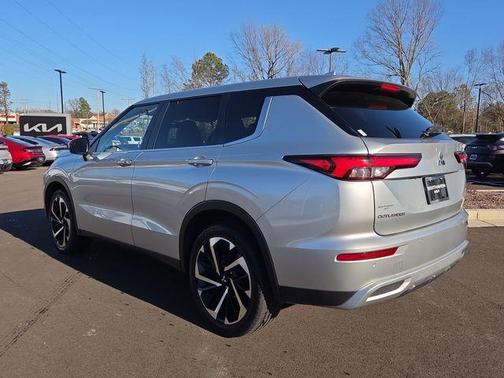 2024 Mitsubishi Outlander SE