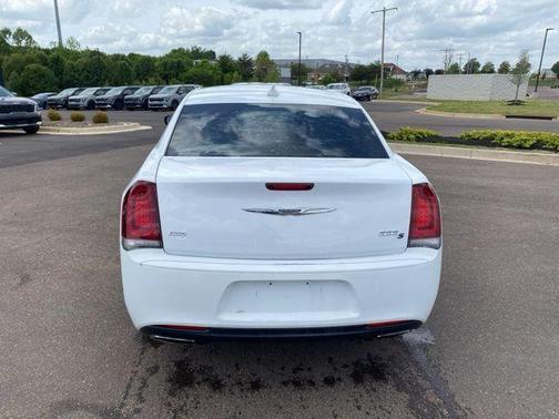 Bright White Clearcoat 2017 Chrysler 300 S