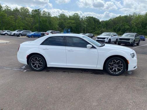 Bright White Clearcoat 2017 Chrysler 300 S