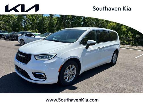 Bright White Clearcoat 2023 Chrysler Pacifica Touring-L