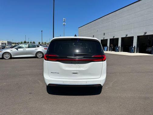 Bright White Clearcoat 2023 Chrysler Pacifica Touring-L