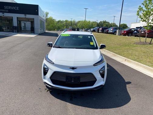 Summit White 2023 Chevrolet Bolt EUV LT