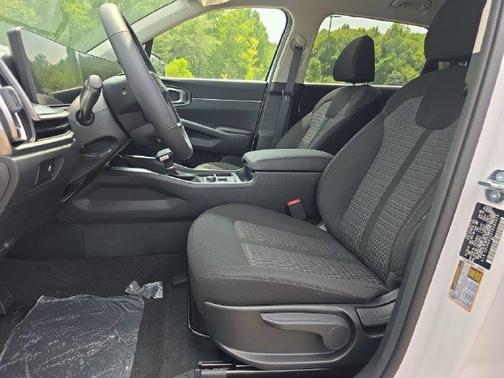 Glacial White Pearl 2026 Kia Sorento LX