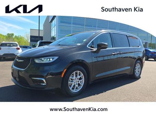 2023 Chrysler Pacifica Touring-L