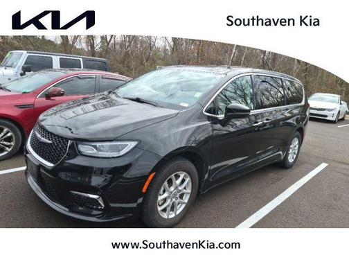 2023 Chrysler Pacifica Touring-L