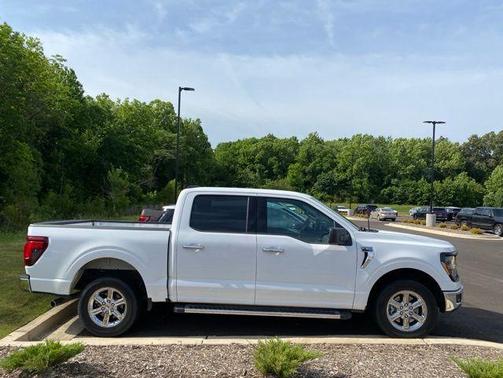Oxford White 2025 Ford F-150 XLT