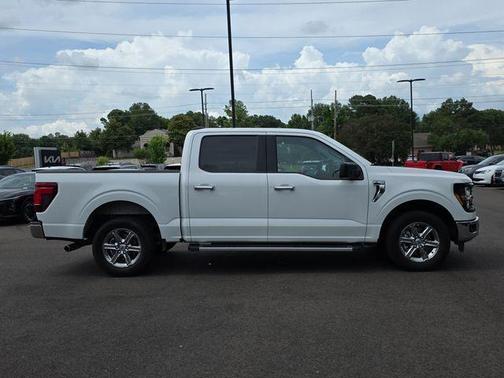 Oxford White 2025 Ford F-150 XLT