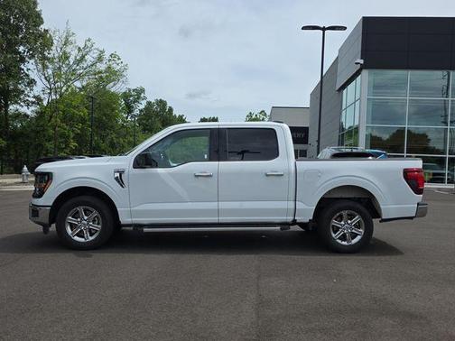 Oxford White 2025 Ford F-150 XLT
