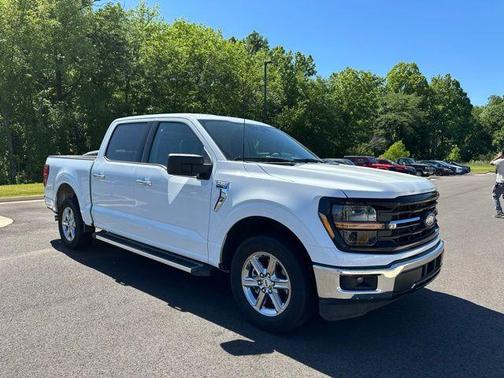 Oxford White 2025 Ford F-150 XLT