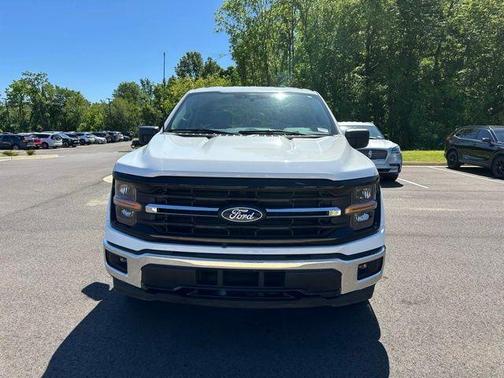 Oxford White 2025 Ford F-150 XLT
