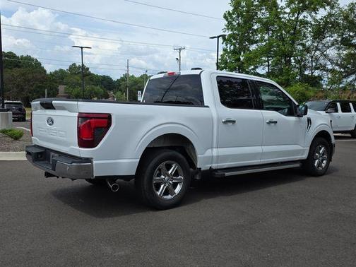 Oxford White 2025 Ford F-150 XLT