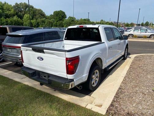 Oxford White 2025 Ford F-150 XLT