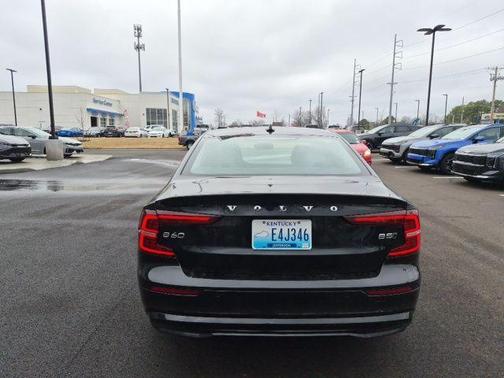 2024 Volvo S60 B5 Plus Dark Theme