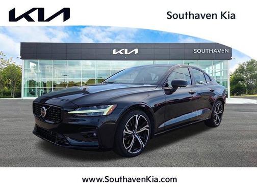 2024 Volvo S60 B5 Plus Dark Theme