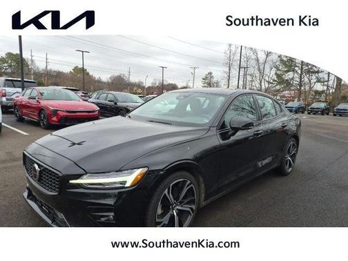 2024 Volvo S60 B5 Plus Dark Theme