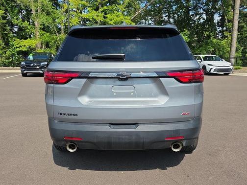 Sterling Gray Metallic 2023 Chevrolet Traverse RS
