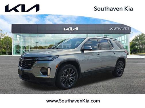 Sterling Gray Metallic 2023 Chevrolet Traverse RS