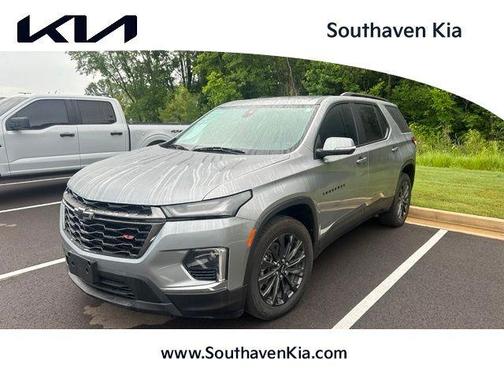 Sterling Gray Metallic 2023 Chevrolet Traverse RS