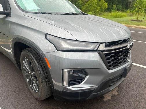 Sterling Gray Metallic 2023 Chevrolet Traverse RS