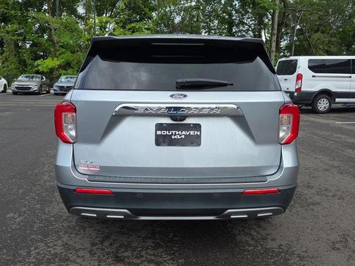 Silver Metallic 2021 Ford Explorer XLT