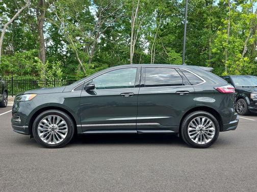 Green Metallic 2024 Ford Edge Titanium