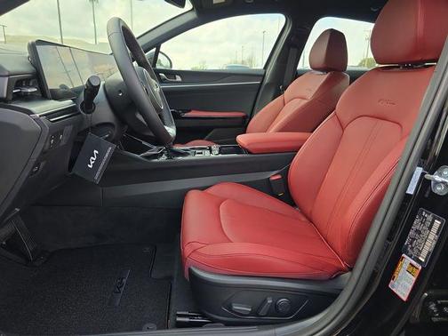 Aurora Black Pearl 2026 Kia K5 GT-Line