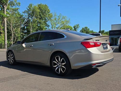 Mineral Gray Metallic 2024 Chevrolet Malibu RS