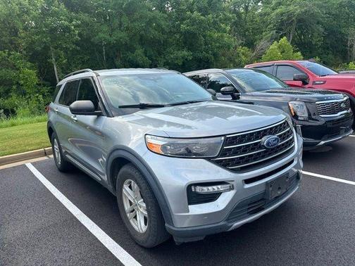 Silver Metallic 2020 Ford Explorer XLT