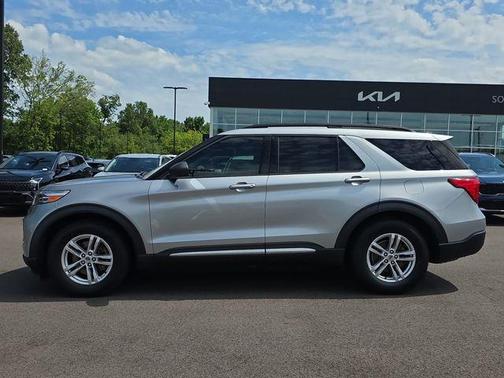 Silver Metallic 2020 Ford Explorer XLT
