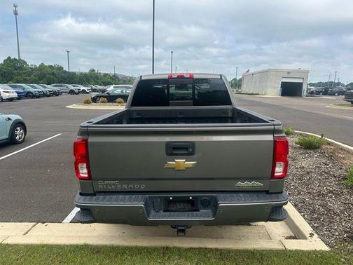 Pepperdust Metallic 2017 Chevrolet Silverado 1500 High Country