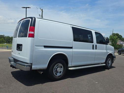 Summit White 2018 Chevrolet Express 2500 Work Van