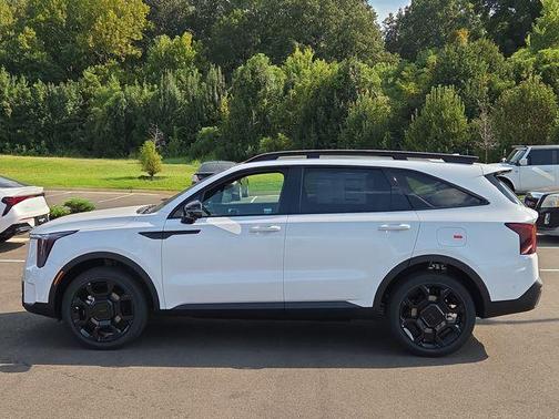 Glacial White Pearl 2026 Kia Sorento X-Line SX Prestige