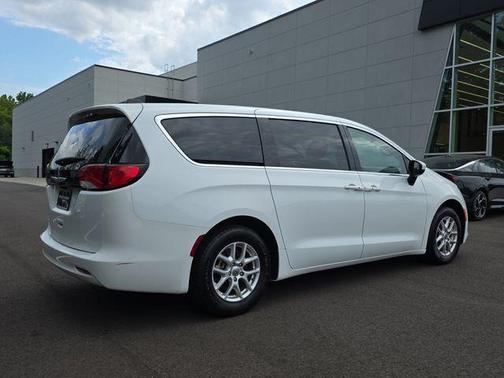 Bright White Clearcoat 2023 Chrysler Voyager LX