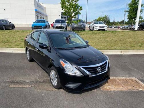 Black 2017 Nissan Versa 1.6 SV