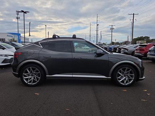 2024 Genesis GV60 Advanced