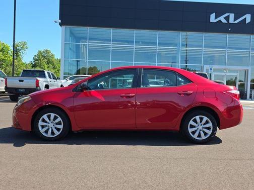 Barcelona Red Metallic 2016 Toyota Corolla LE