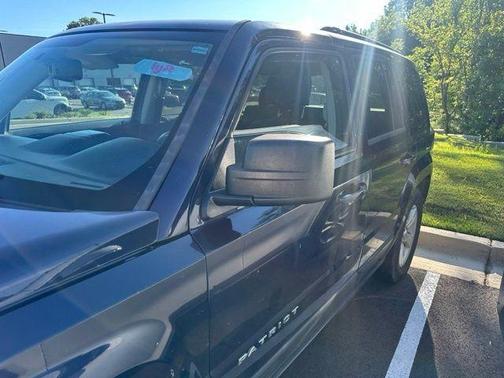 True Blue Pearlcoat 2016 Jeep Patriot Latitude