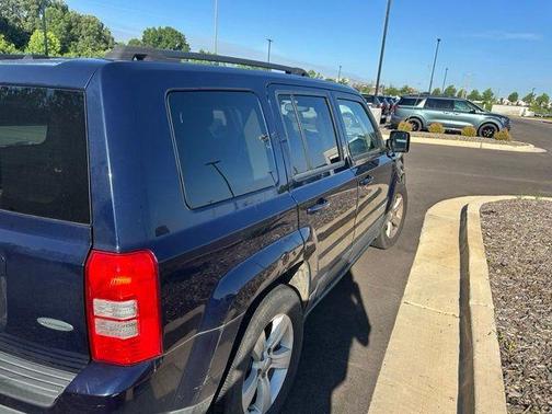 True Blue Pearlcoat 2016 Jeep Patriot Latitude