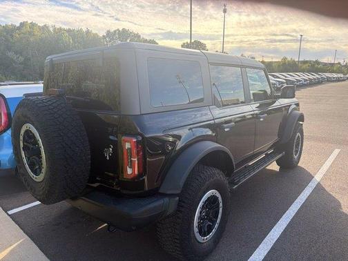 Shadow Black 2024 Ford Bronco Badlands