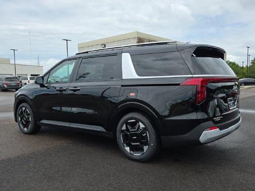 Aurora Black Pearl 2026 Kia Carnival EX