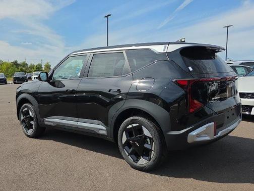 Aurora Black Pearl 2027 Kia Seltos S